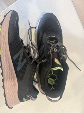 New Balance Fresh Foam Arishi v4 GORE-TEX Women’s Size 11
